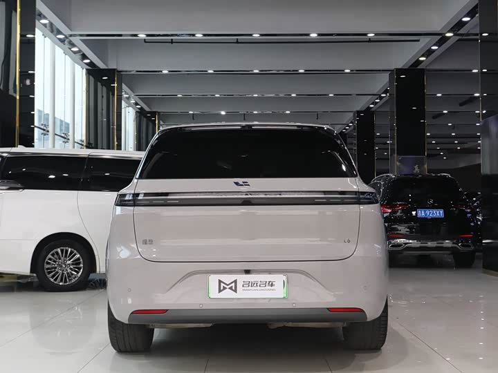 Фото 17 - LiXiang L6