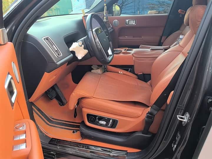 Фото 21 - LiXiang L8