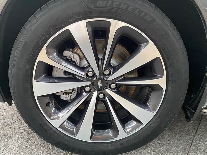 Фото 22 - LiXiang One