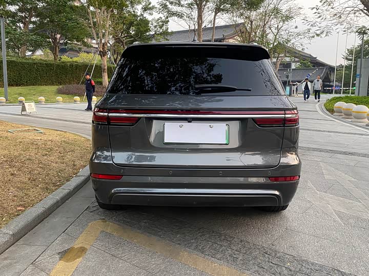 Фото 27 - LiXiang One