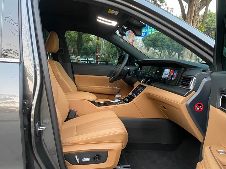 Фото 7 - LiXiang One