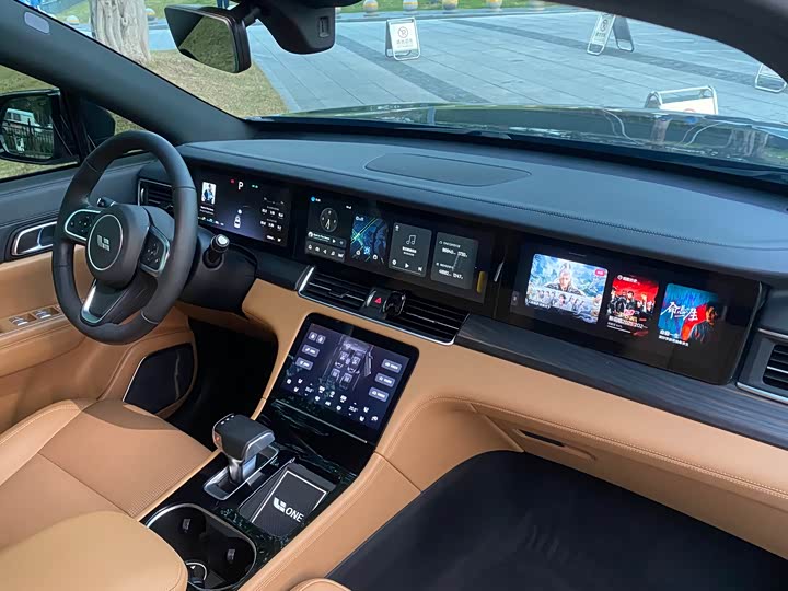 Фото 8 - LiXiang One