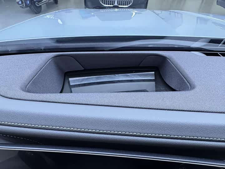 Фото 21 - BMW i7