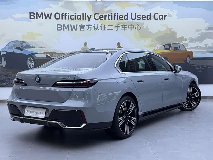 Фото 3 - BMW i7