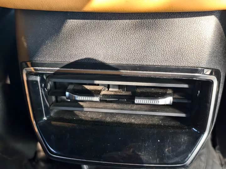 Фото 7 - Roewe RX5