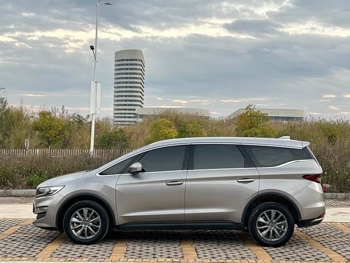 Фото 7 - Geely Jiaji