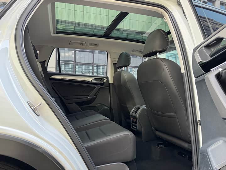 Фото 26 - Volkswagen Tayron