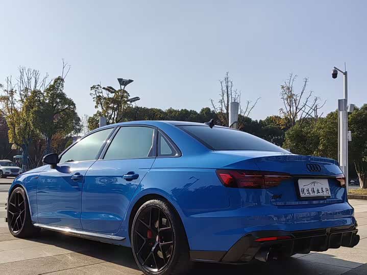 Фото 11 - Audi S4