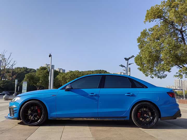 Фото 3 - Audi S4