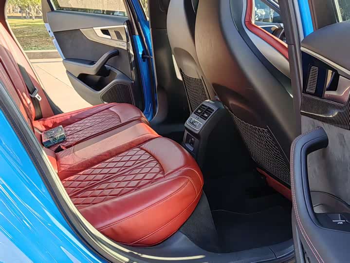 Фото 8 - Audi S4