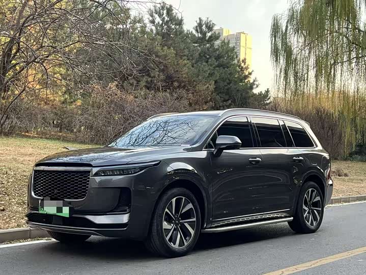 Фото 1 - LiXiang One