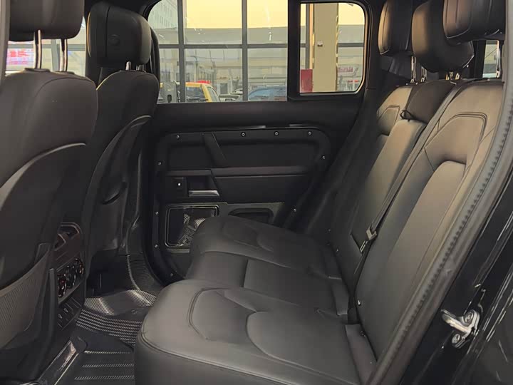 Фото 10 - Land Rover Defender