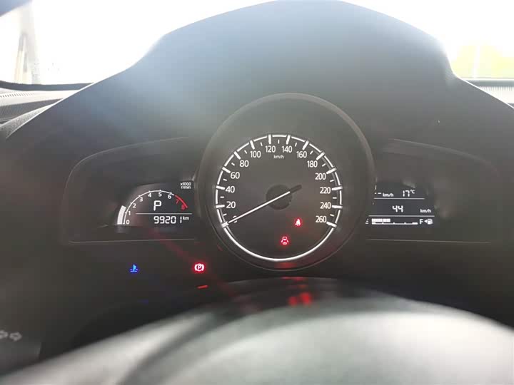 Фото 12 - Mazda CX-4