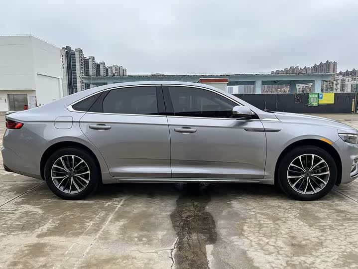 Фото 4 - Geely Preface