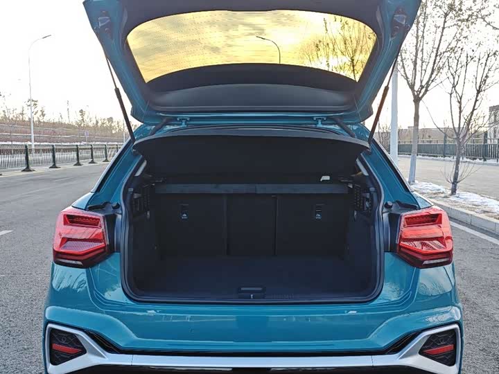 Фото 12 - Audi Q2L