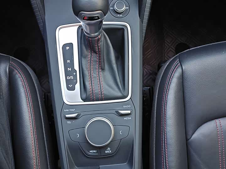 Фото 21 - Audi Q2L