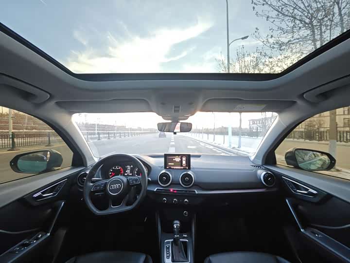 Фото 6 - Audi Q2L