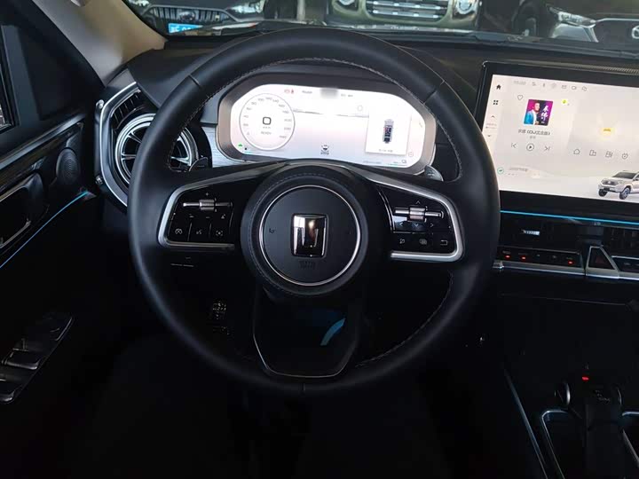 Фото 10 - Tank 400 Hybrid