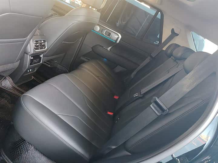 Фото 16 - Tank 400 Hybrid