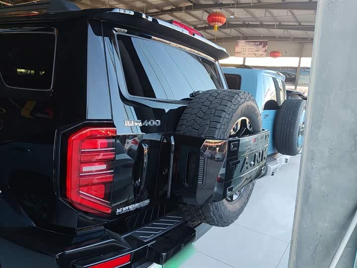 Фото 5 - Tank 400 Hybrid