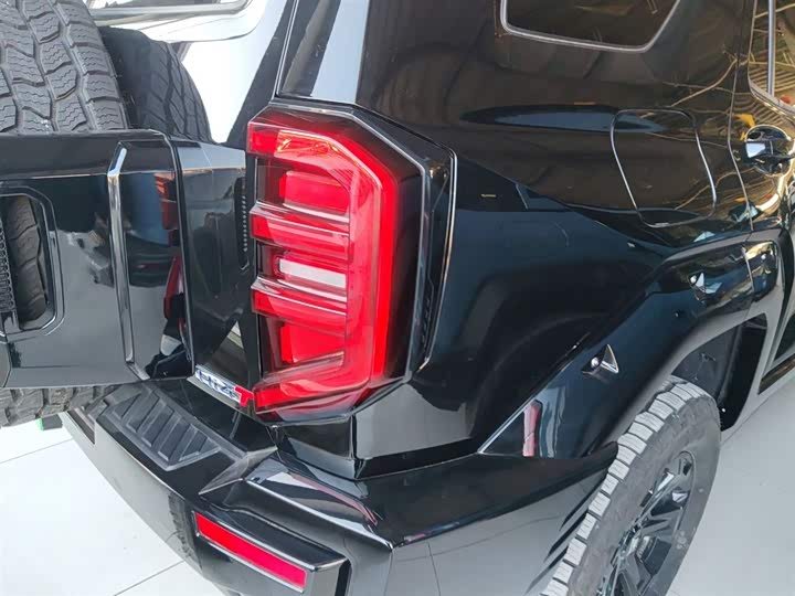 Фото 7 - Tank 400 Hybrid