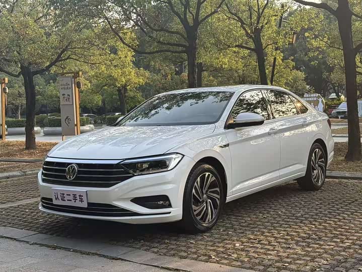 Фото 1 - Volkswagen Sagitar L