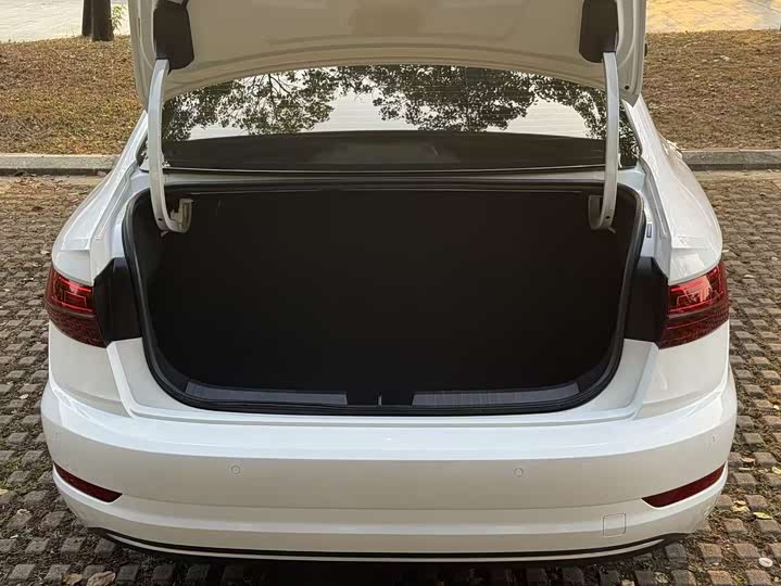 Фото 15 - Volkswagen Sagitar L