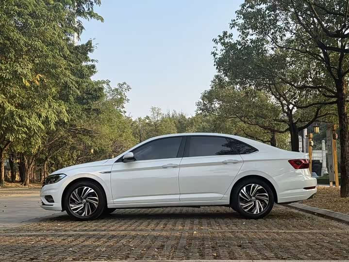 Фото 16 - Volkswagen Sagitar L