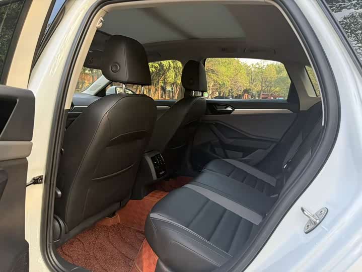 Фото 5 - Volkswagen Sagitar L