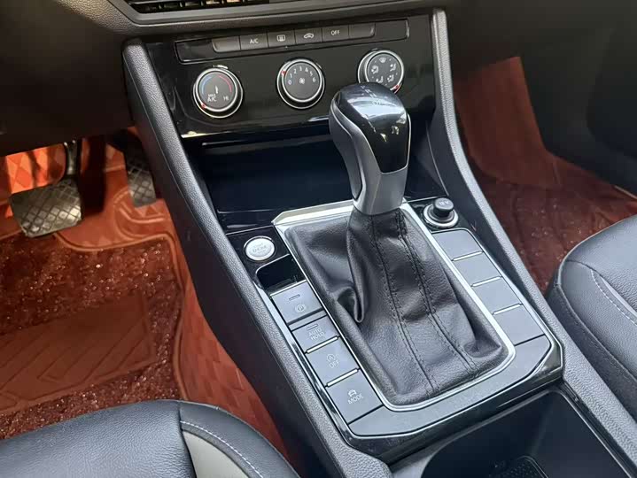 Фото 7 - Volkswagen Sagitar L