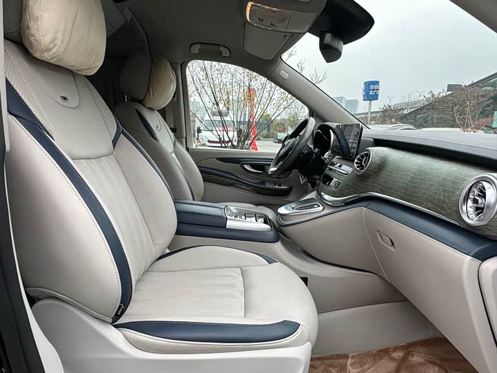 Фото 8 - Mercedes-Benz V-Class