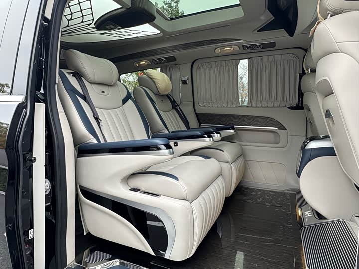 Фото 9 - Mercedes-Benz V-Class