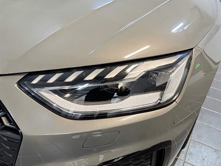 Фото 16 - Audi S4