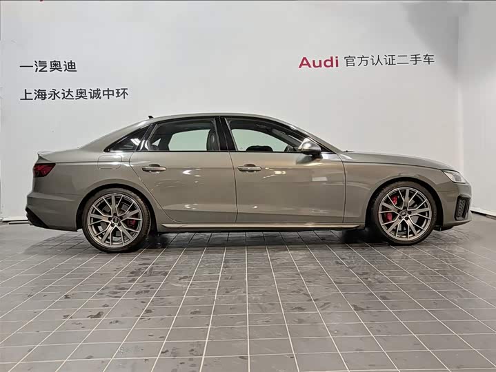 Фото 4 - Audi S4