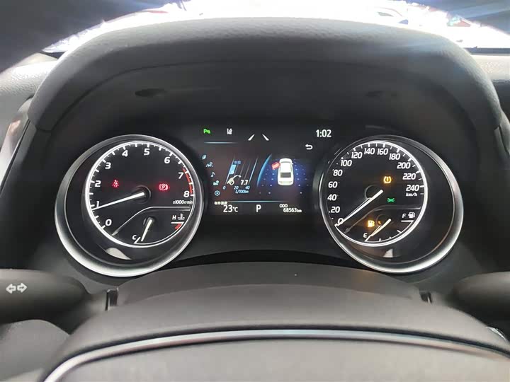 Фото 12 - Toyota Camry