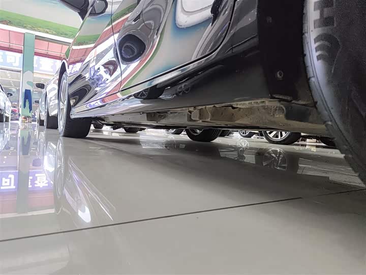 Фото 22 - Toyota Camry