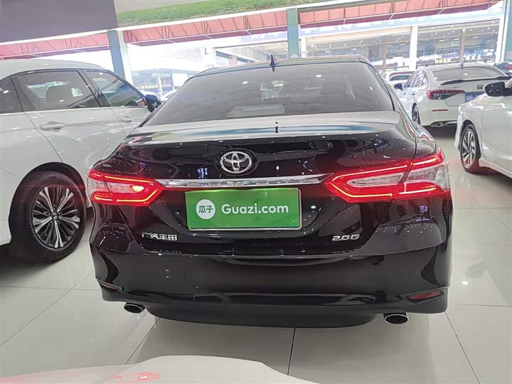 Фото 6 - Toyota Camry