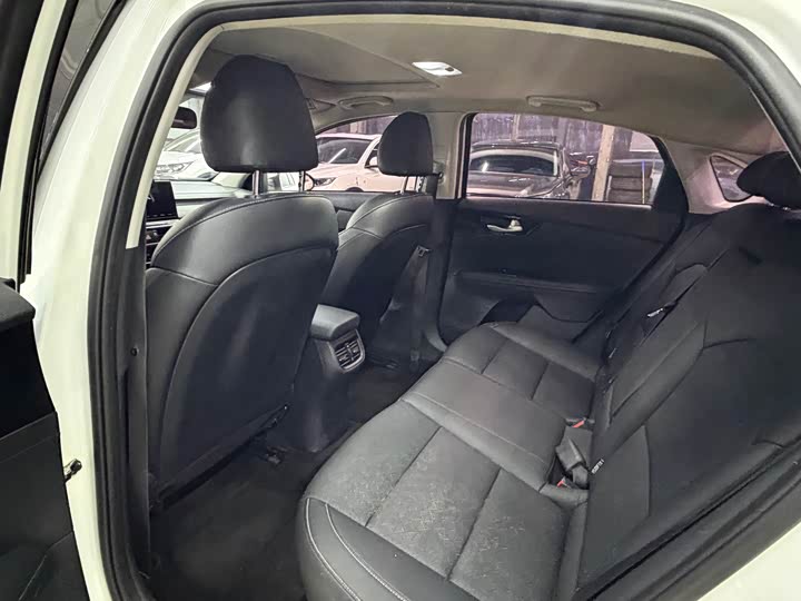 Фото 13 - Kia K3