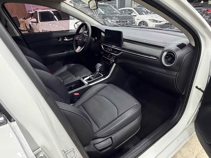 Фото 15 - Kia K3