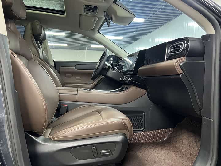 Фото 9 - Leapmotor C11