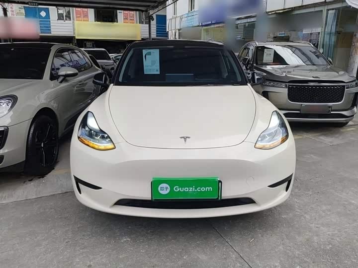 Фото 3 - Tesla Model Y