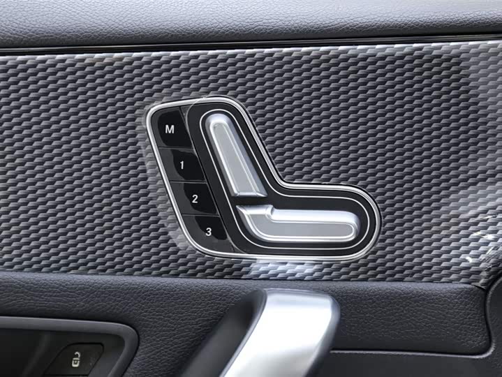 Фото 15 - Mercedes-Benz A-Class