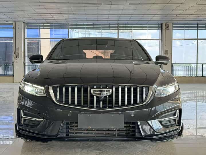 Фото 2 - Geely Preface