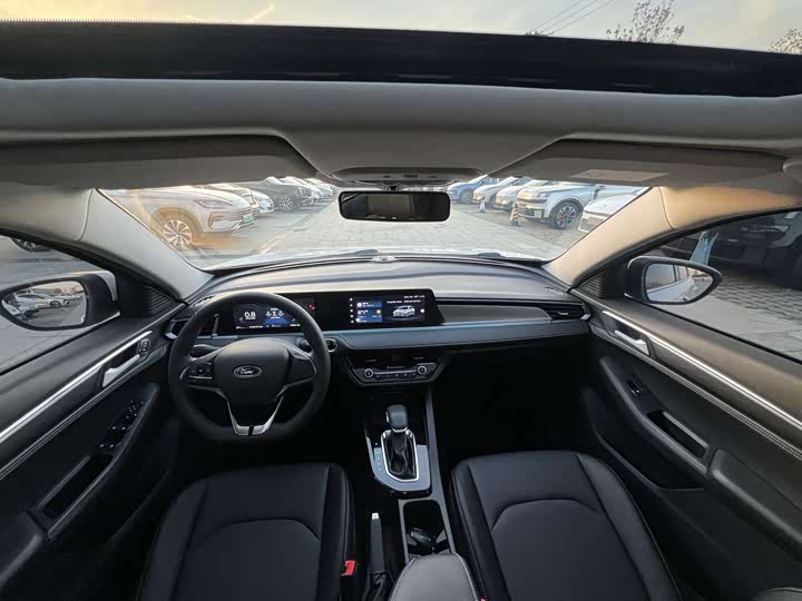 Фото 7 - Ford Escort