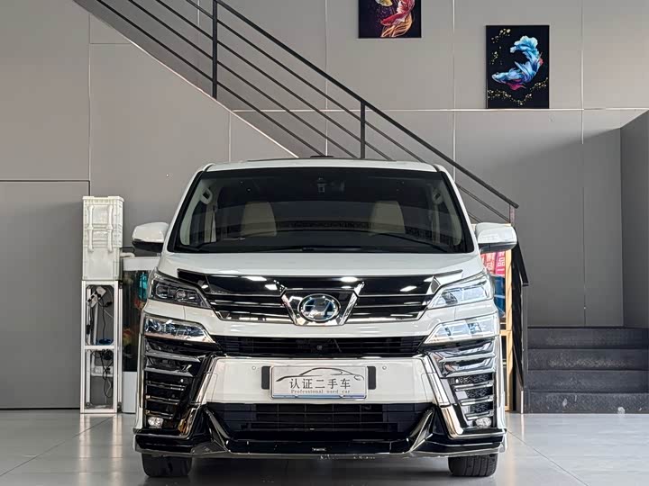 Фото 2 - Toyota Vellfire