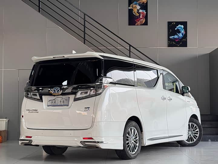 Фото 3 - Toyota Vellfire