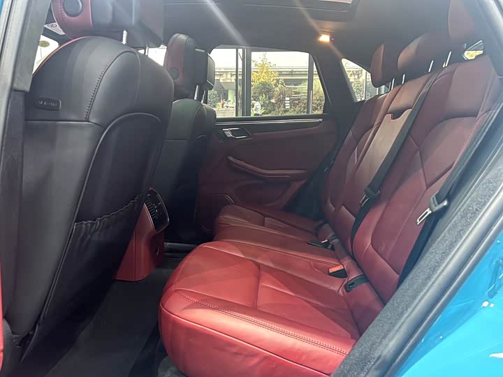 Фото 10 - Porsche Macan