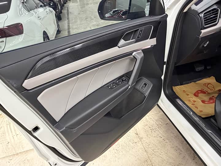 Фото 14 - Volkswagen Tayron