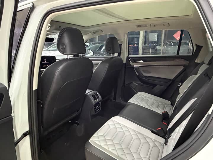 Фото 15 - Volkswagen Tayron