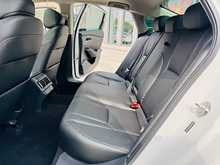 Фото 10 - Honda Accord